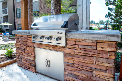 Pool Grilling Station at Infinity on the Mark, Dallas, Texas