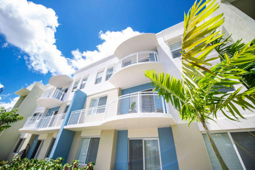 Solimar Exterior