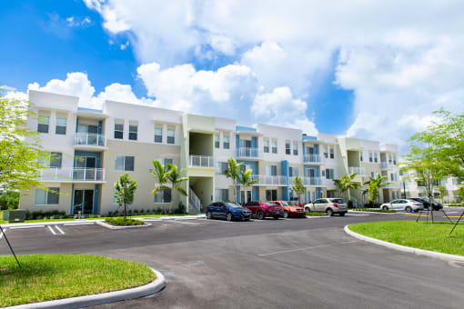 Solimar Exterior