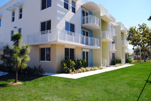 WatersEdge_Exterior_Building2