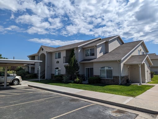 Aspen Court Exterior