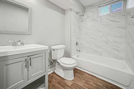 Primary Bathroom at Cimarron Apartments, Missouri