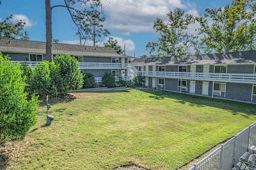 Outdoor Green Space at The Sanctuary, Tallahassee, 32304