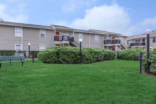 Lawn at Royal Wildewood Manor Apartments, Texas