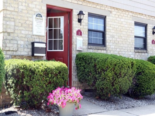 Entrance to Leasing Office located at 1 Chartwell Ct