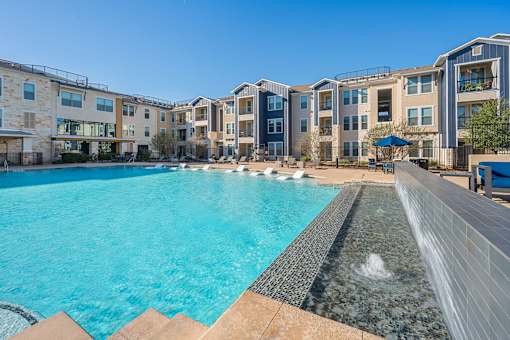 Large Pool at Edge and Stone, San Antonio, TX