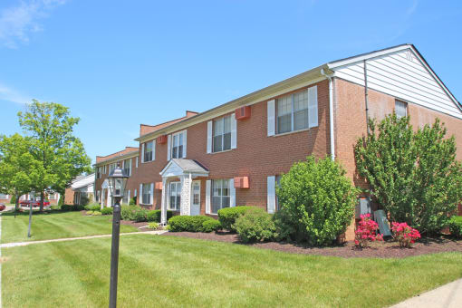 This is a photo of the grounds/building exteriors at Compton Lake Apartments in Mt. Healthy, OH.