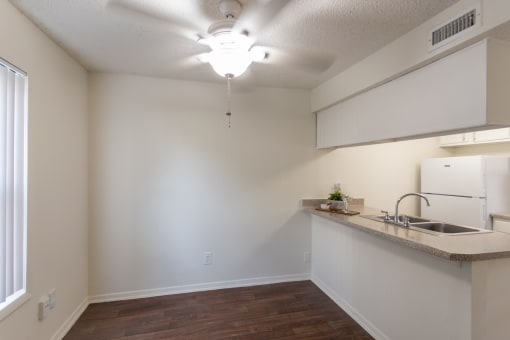 dining room in the 871 square foot 2 bedroom, 2 bath apartment at Princeton Court, Dallas