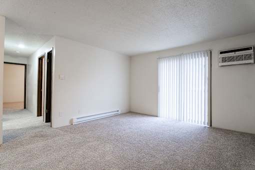 Windows Blinds at Bristol Ridge, Urbandale, IA, 50322