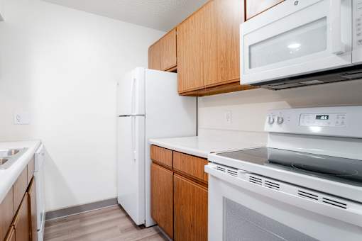 Stainless Steel Appliances at Bristol Ridge, Urbandale, IA