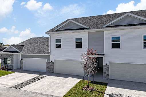 Garages Available at Converge NW, Waukee, 50263  
