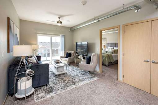Spacious Living Area at Lake Shore Apartments, Ankeny