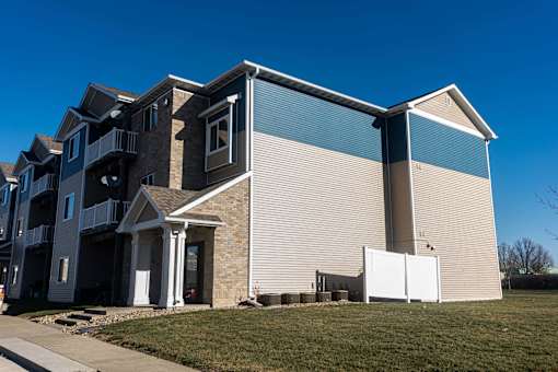 Exterior at Sunrise Meadows, Waukee, IA, 50263