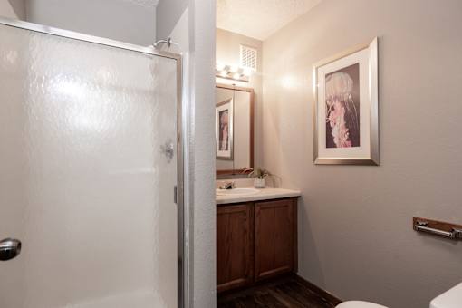 Luxurious Bathroom at Creekstone Falls, Sioux Falls, South Dakota