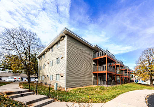 the building in which the apartment is located at Rosemont Place Apartments, Des Moines, Iowa