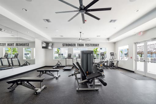 The gym at the monarch luxury apartments in des plaines