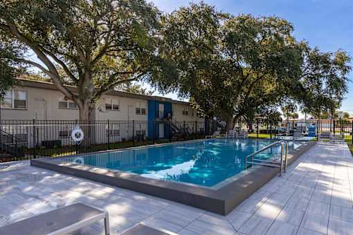 the pool at the preserve at ballantyne commons apartments