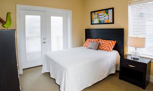 two bedroom balcony deck french doors carpet