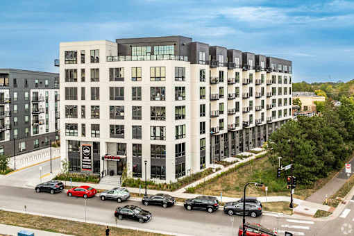 the building in which the hotel is located