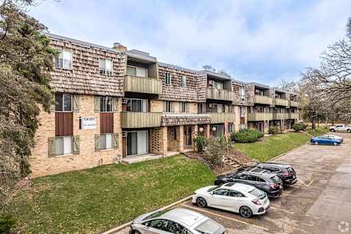 Victoria Flats, Roseville, Minnesota