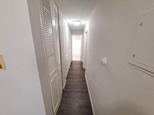 1410 St Paul Place Saint Paul, MN hallway