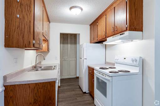 Apache Manor Apartments, Minneapolis, MN