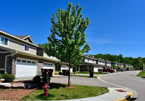 Creeks Run Townhomes, Chaska, MN