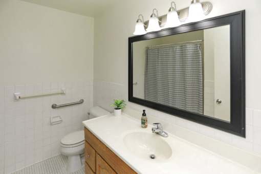 Bellaire Estates Bathroom, White Bear Lake, Minnesota
