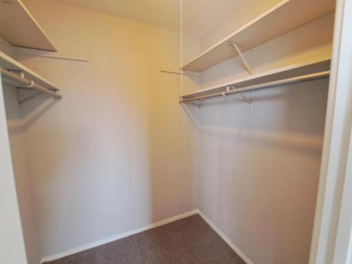 Corinthian Apartments Richfield, MN Closet