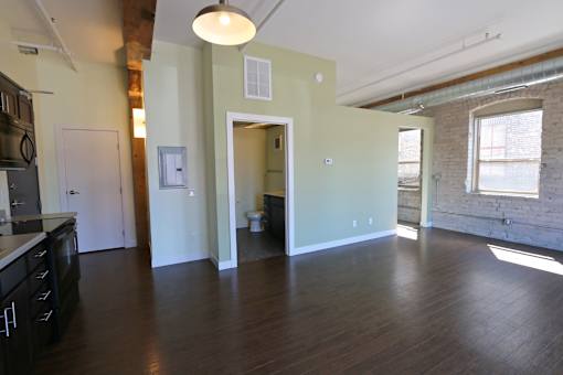 La Pompadour, Minneapolis, Minnesota
