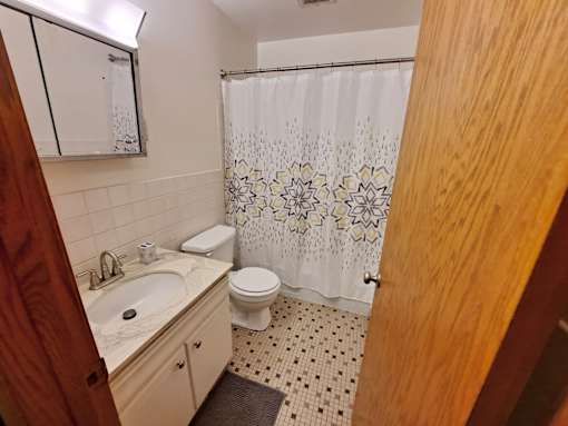 Lake Phalen Place Saint Paul, Minnesota Bathroom