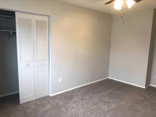 St. Paul Apartments, Bedroom