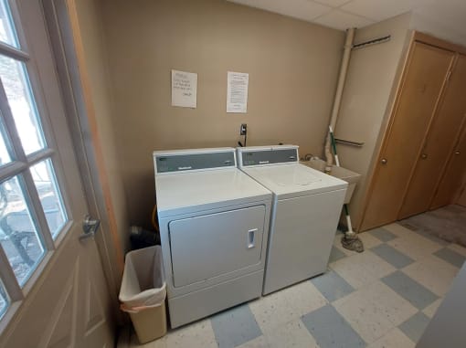 Adrian Street Flats Kitchen, St. Paul, Minnesota