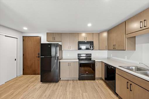 Lakefield Apartments, Uptown, Lynlake, Minneapolis, MN
