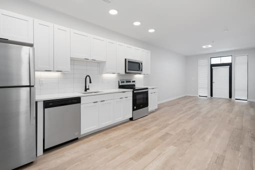 Fully Furnished Kitchen at Crossline, Ohio, 43201