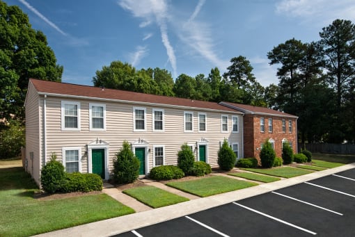 1 & 2 Bedroom Apartments in  West Richmond, VA