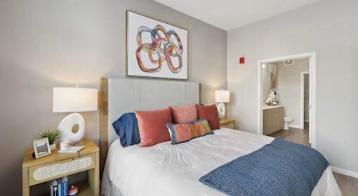 Bedroom with bed at Innsbrook Square, Glen Allen