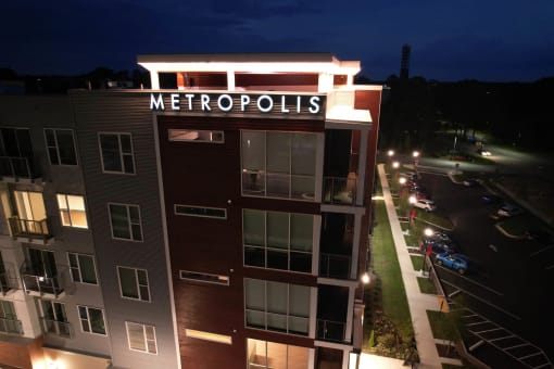 the building in which the hotel is locatedat Metropolis Apartments, Glen Allen, VA 23060