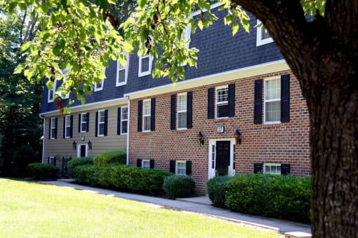 Colonial Towne Apartments exterior