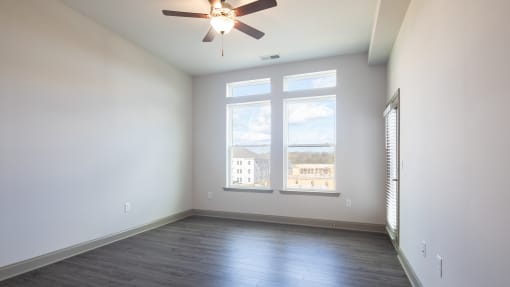 Living room at The View at Blue Ridge Commons Apartments, Roanoke, VA, 24017