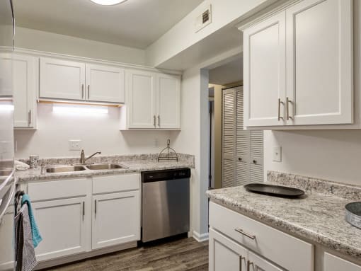 Kitchen at Colonial Towne Apartments