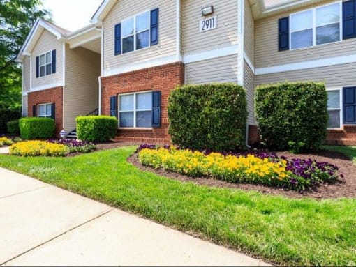 Exterior 2 Northridge Crossing Apartments in North Raleigh