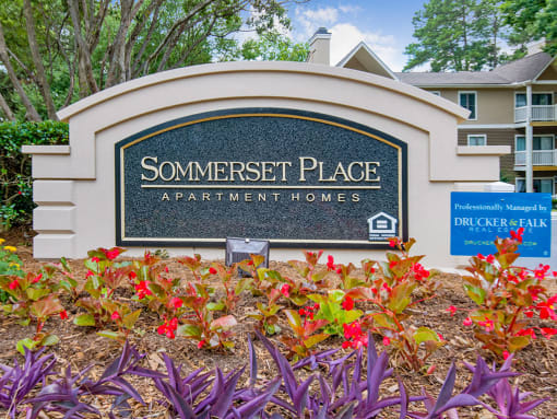 Sommerset-Place-Sign
