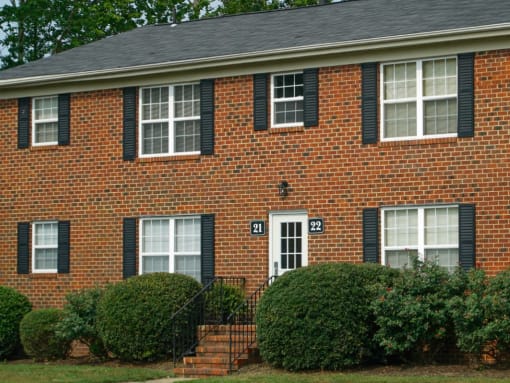 Exterior of Apartments in Poquoson VA
