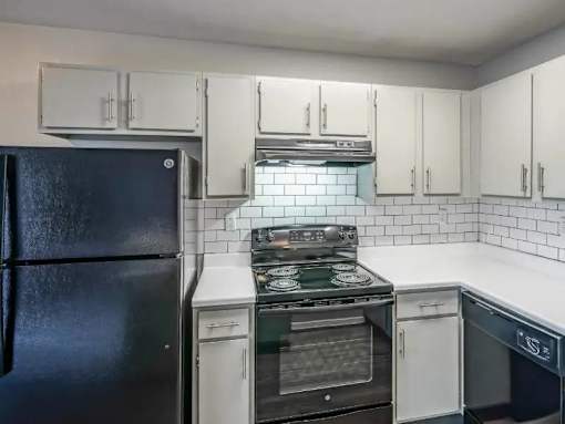 Modern Kitchen with Cabinets at Peaks at Los Ranchos, Albuquerque, NM