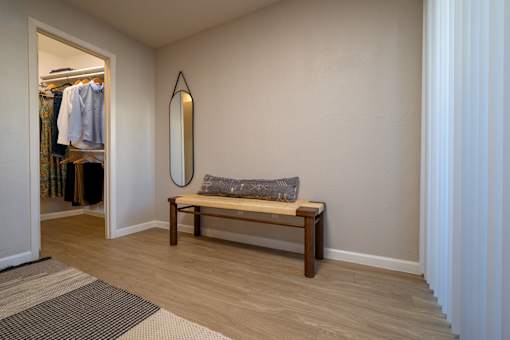 Room with Bench at Peaks at Sandia View, Albuquerque
