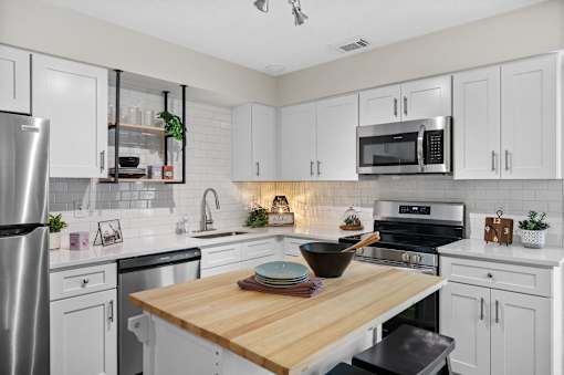 Eat-In Kitchen at Concord Place Apartments, Mentor, 44060