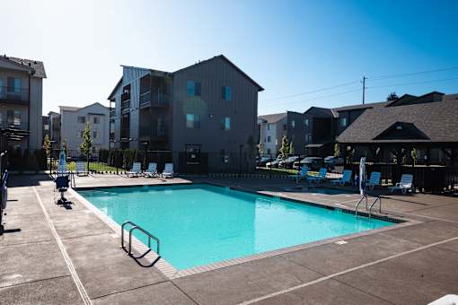 Relaxing Pool at Eastpark Apartment Homes, Salem, 97301