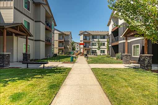Walk trail at Forestplace Apartment Homes, Forest Grove, Oregon