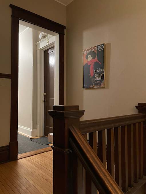 Attractive common hallway elements.
